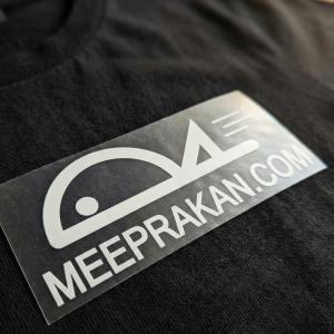 DTF DFT ตัวรีดติดเสื้อ สติกเกอร์รีดเสื้อ โลโก้ "มีประกัน.com" [DTF-01-ENG-WHITE]